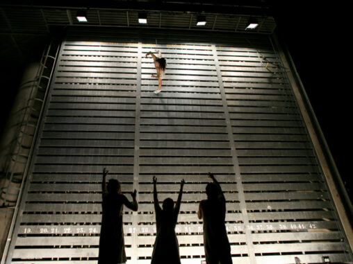 Cie Lézards Bleus - Antoine Le Menestrel_DESCENSIONS_Alès_Mur©Anne Barthelemy