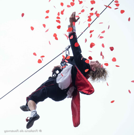 Cie Lézards Bleus - Antoine Le Menestrel_Service à tous les étages_Paris 11 Bouge_invers©Frederic de Faverny