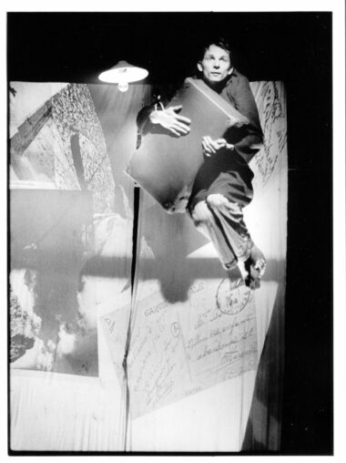 Cie Lézards Bleus-Antoine le Menestrel_Folambule - Valise_Apt©Ulla Reiner